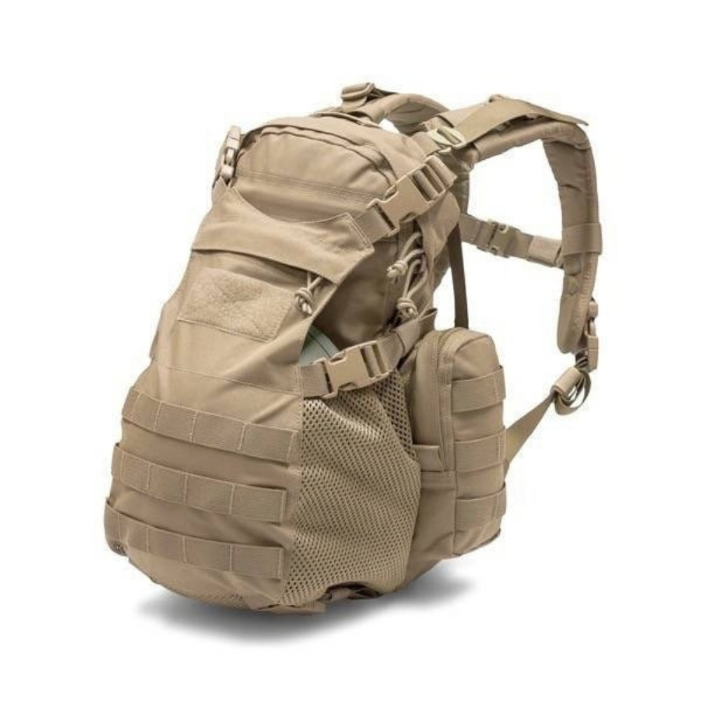 Warrior Helmet Cargo Pack 12 L rygsæk med hjelmholder - Coyote